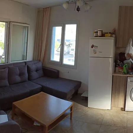 2+1 In Gulbahce. The Cats In The Photos Won't Be At And The Will Be Cleared Thoroughly. 1 Minute To Beach 10 Minutes To Surf House. Дом отдыха